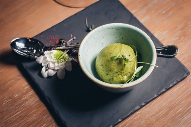 Kireç fıstıklı dondurma yenileme yeşil