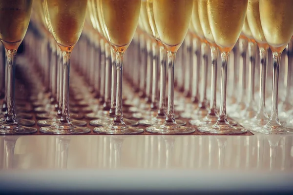 Flautas de champán en vacaciones — Foto de Stock
