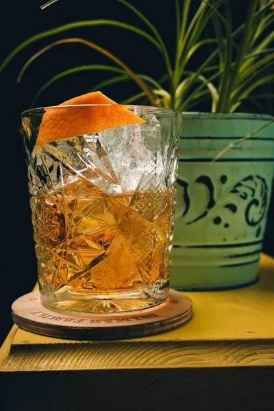 Cocktail classico vecchio stile in cristallo — Foto Stock