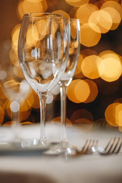 Luxus-Geschirr schöne Tischdekoration im Restaurant — Stockfoto