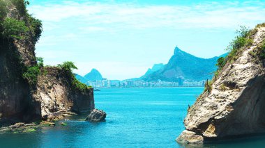 Rio de Janeiro 'nun güzel manzarası İsa' nın kurtarıcısı ve Corcovado Dağı 'yla.