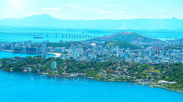 Widok na Rio de Janeiro z Chrystusem Odkupicielem i góry Corcovado. — Zdjęcie stockowe