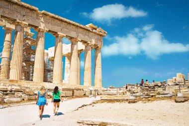 Akropolis 'te Parthenon, Yunanistan' da mavi gökyüzü arkaplanı.