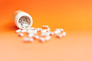 Bitki kapsülü. Bitkisel besin takviyeleri. Vitamin hapları. 