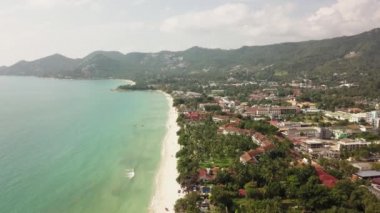 Ada Koh Larn. Chaweng plajı (İHA, kaydırak-sol)