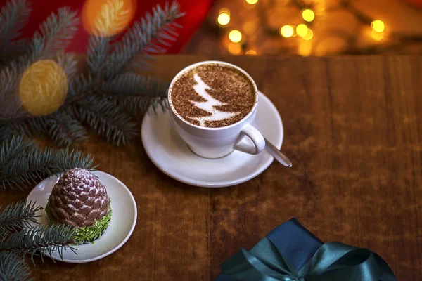 christmas tree ,drawing latte art,  coffee cup