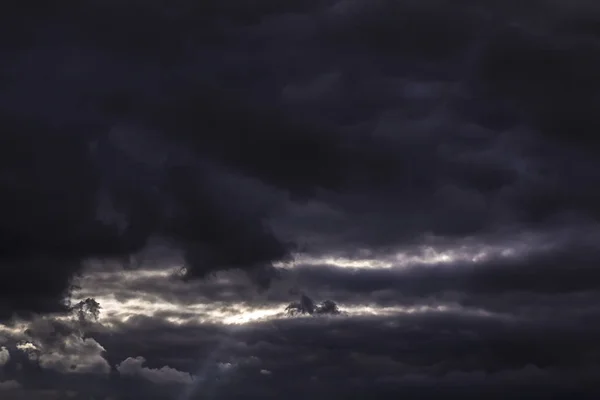 Schöner Sonnenuntergang Heller Himmel Mit Wolken Friedlicher Hintergrund — Stockfoto