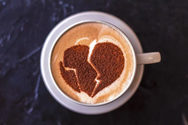 Kopi Panas Cappuccino Dengan Seni Latte Hati Romantis — Stok Foto
