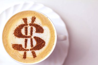 cappuccino kahve fincan resmi tarçın süt köpük üzerinde gelen bir dolar işareti olan