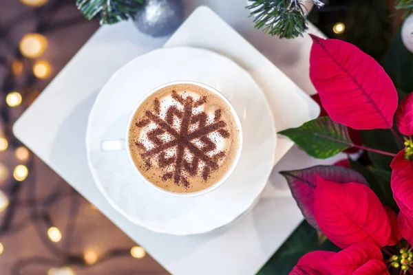 Cappuccino Avec Latte Aux Flocons Neige Art Sur Mousse Lait — Photo