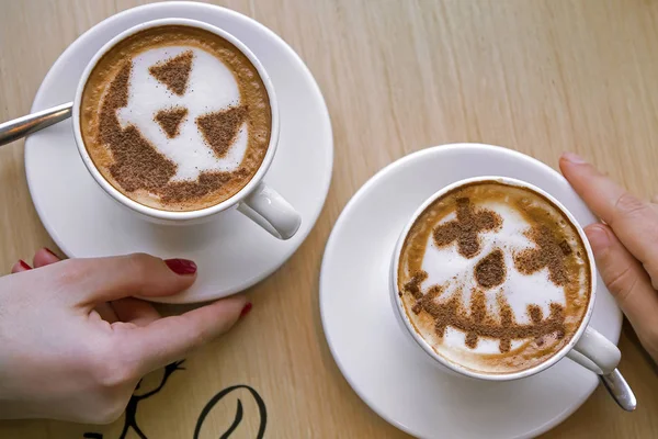 Zwei Tassen Cappuccino Kaffee Mit Halloween Symbol Latte Art Auf — Stockfoto