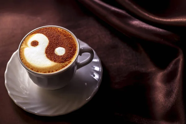 Κάτοψη Του Ζεστού Καφέ Καπουτσίνο Latte Art Κεραμικό Ποτήρι — Φωτογραφία Αρχείου