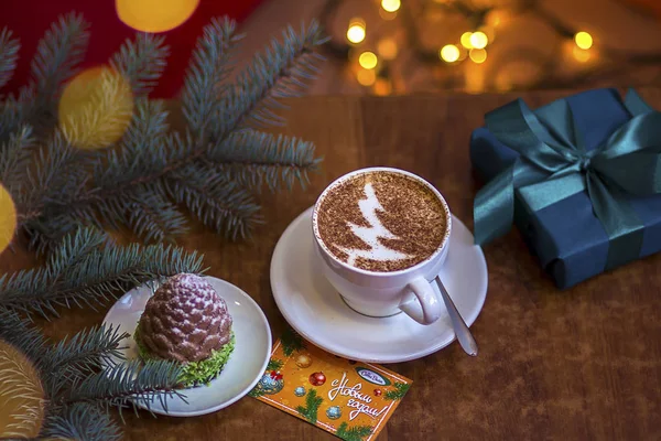 christmas tree ,drawing latte art,  coffee cup