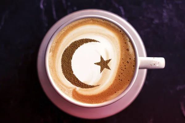 Spiegelung Der Türkischen Flagge Einer Tasse Kaffee — Stockfoto