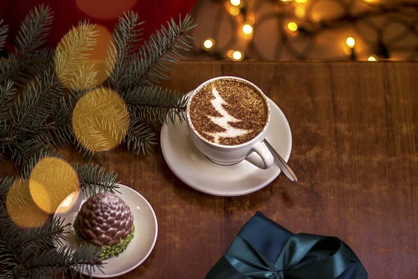 christmas tree ,drawing latte art,  coffee cup