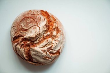 beyaz zemin üzerine lezzetli ekmek