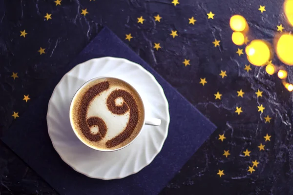 Ζεστό Καπουτσίνο Καφέ Latte Art Λευκό Κύπελλο — Φωτογραφία Αρχείου