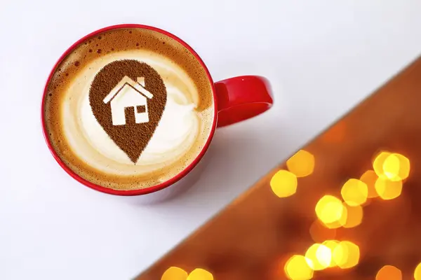 Een Kopje Cappuccino Koffie Een Keramische Cup Tafel — Stockfoto