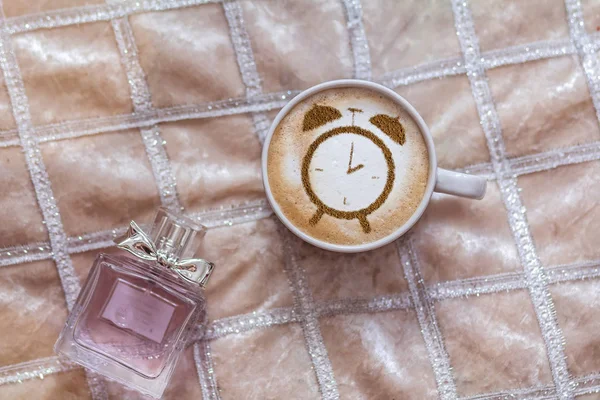 Cup Cappuccino Pattern Cinnamon Clock Milk Foam — Stock Photo, Image
