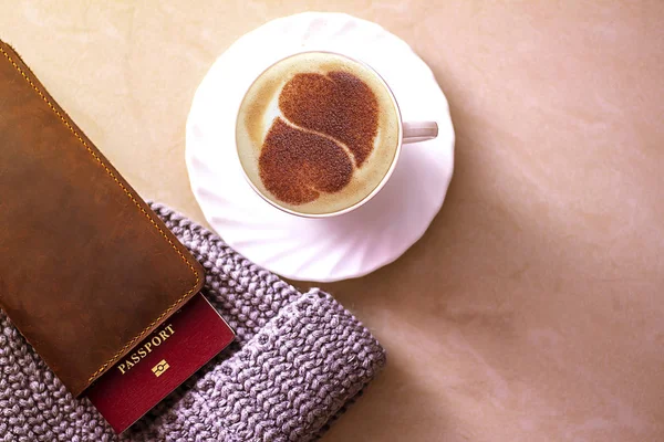 Seramik Bardakta Sıcak Kahve Kapuçino Latte Sanatının Üst Görüntüsü — Stok fotoğraf