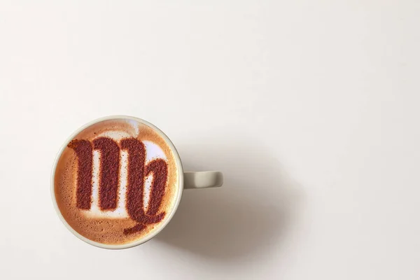 Una Taza Café Capuchino Con Signo Del Zodíaco Símbolo Virgo — Foto de Stock