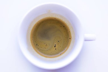 Espresso fincan beyaz arka plan üzerinde