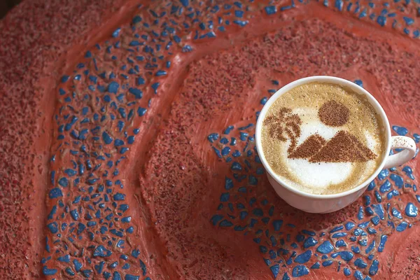 Café Capuchino Caliente Con Egipto Pirámides Latte Arte Taza Blanca —  Fotos de Stock