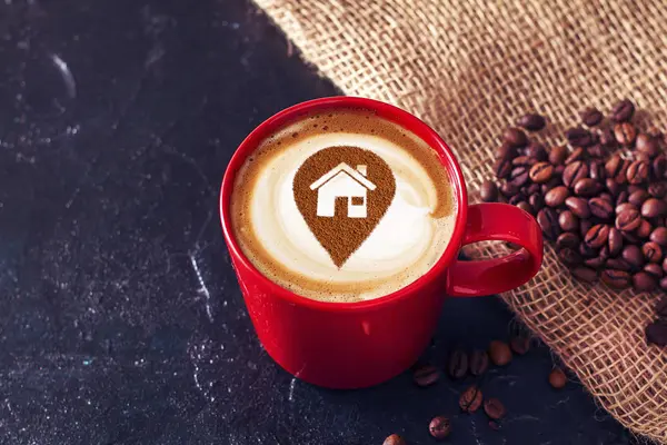 Een Kopje Cappuccino Koffie Een Keramische Cup Tafel — Stockfoto