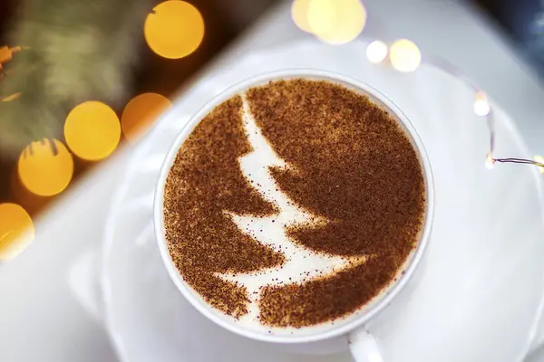 Рождественская Елка Рисование Латте Чашка Кофе — стоковое фото