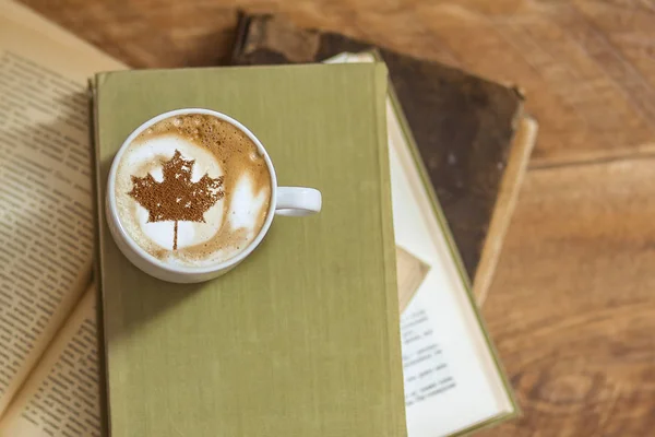 Julho Dia Independência Canadá Desenhando Trevo Uma Xícara Café — Fotografia de Stock