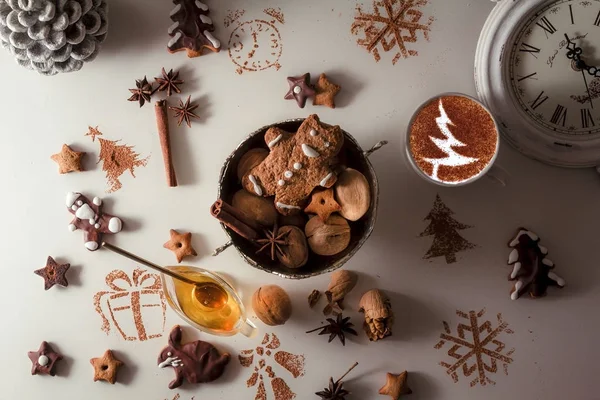 christmas tree ,drawing latte art,  coffee cup