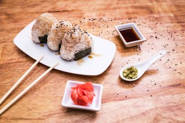 onigiri, pirinç topu