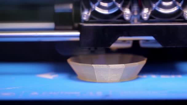 3D-skrivare skriver ut square — Stockvideo