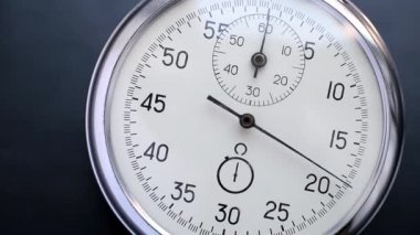 Yakın çekim chronograph eylem gösteren video