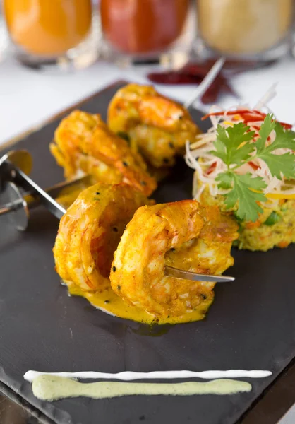 Curried King Prawns Metal Skewers Served Slate Plate Dry Chilli — Stock Photo, Image