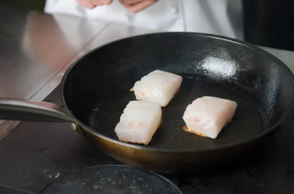 Pan Frito Cubos Filete Pescado Dorado Freír Mantequilla Real Una — Foto de Stock