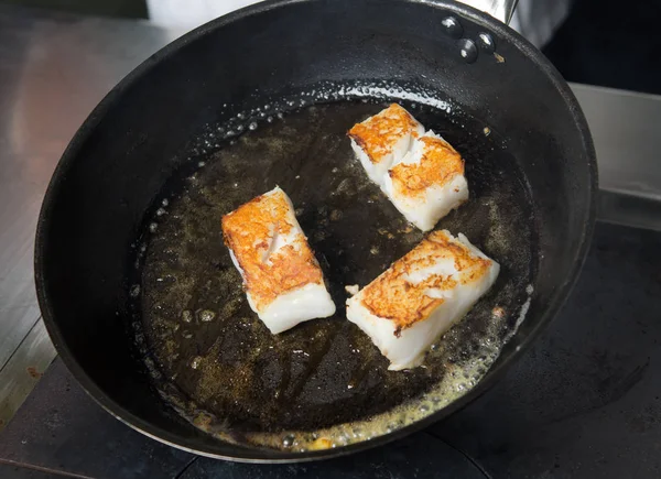 Pan Frito Cubos Filete Pescado Dorado Freír Mantequilla Real Una — Foto de Stock