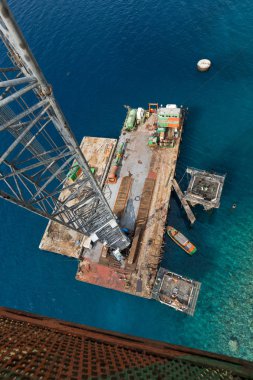 Akabe, Ürdün, 10/10/2015, Metal ve beton iskelesi Vakfı inşaat Akabe yeni bağlantı noktasında yukarıdan fotoğrafı