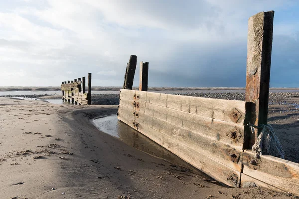 Cleveleys Anglie 2016 Rustikální Ošlehané Dřevěné Obranné Zdi Vykazující Známky — Stock fotografie