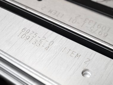 fütüristik paslanmaz çelik metal, rustik arka plan üzerinde lazer kesim