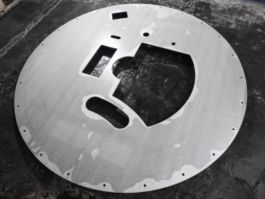 fütüristik paslanmaz çelik lazer metal cutout bir rustik backgrouund üzerinde