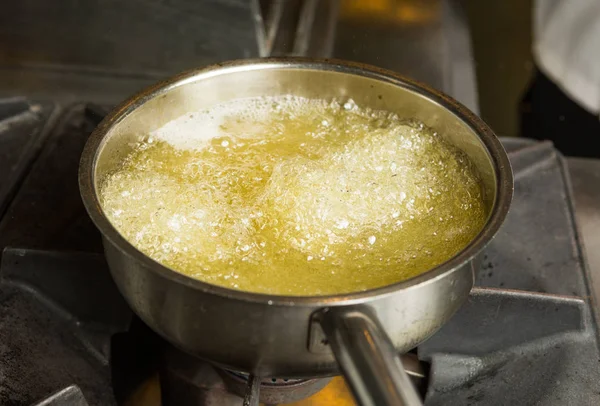 Kastrull Med Varm Bubblande Kokande Olja Silver Panna Häll — Stockfoto