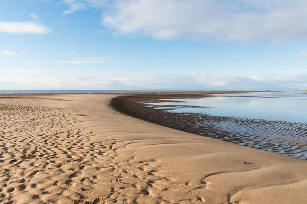 Wunderschöner Blauer Himmel Und Strukturierter Sand Einem Sonnigen Tag Strand — Stockfoto