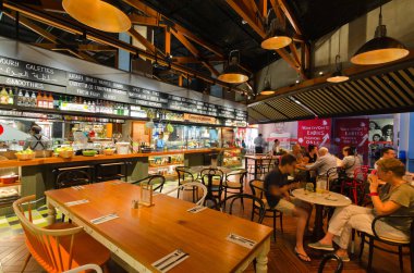 Dubai alışveriş merkezi, Dubai, 05/05/2015, Markette Restaurant, dubai mall'da paris tarzı restoran zemin katta