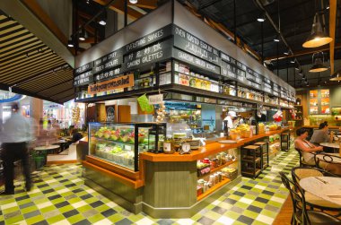 Dubai alışveriş merkezi, Dubai, 05/05/2015, Markette Restaurant, dubai mall'da paris tarzı restoran zemin katta