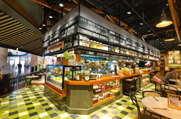 Dubai alışveriş merkezi, Dubai, 05/05/2015, Markette Restaurant, dubai mall'da paris tarzı restoran zemin katta