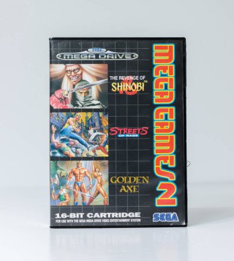 Londra, İngiltere, 05 / 05 / 2019 Mega oyunu 2 mega sürüş video oyunu kartuşu, shin obi, altın balta ve öfke sokakları. 1990 'lardan kalma Retro ve Vintage konsol oyunu. 