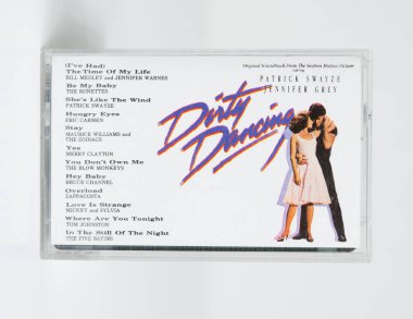 Londra, İngiltere, 05 / 05 / 2018 Eski bir retro ses kaydı kirli dans eden Türk ithalat nadir albümü, elma plakları .nostaljik 1980 'lerin müzik ses kaseti. eskimiş ortam biçimi.