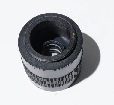Londra, İngiltere, 05 / 05 / 2018 Bir helios otomatik tele dönüştürücü lens adaptörü daha uzun odak uzaklıkları için. Mevcut lenslere mesafe ekleniyor. Lens adaptörü beyaz stüdyo arka planında izole edildi.
