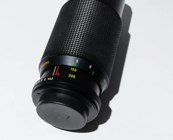 ロンドン イギリス 2018年05月05日M42レンズマウント用のHanimex 200 Mmズームレンズ 白い背景に孤立したマクロレンズ 35Mm一眼レフレクサーヴィンテージレトロフィルムカメラレンズ — ストック写真